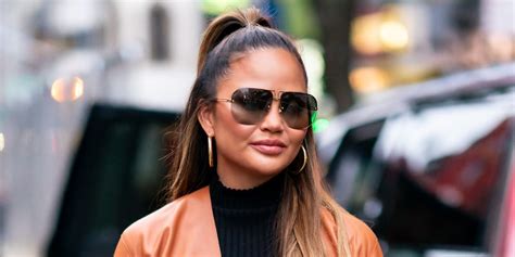 Chrissy Teigen airport schedule